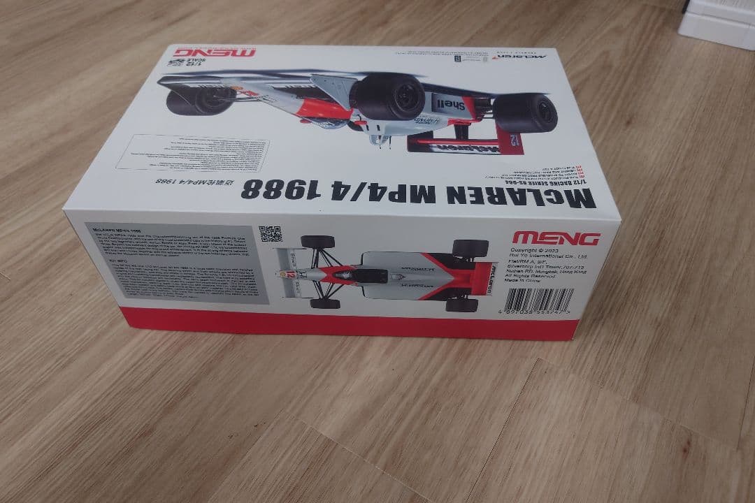 McLaren MP4/4 1988 1/12スケールモデル