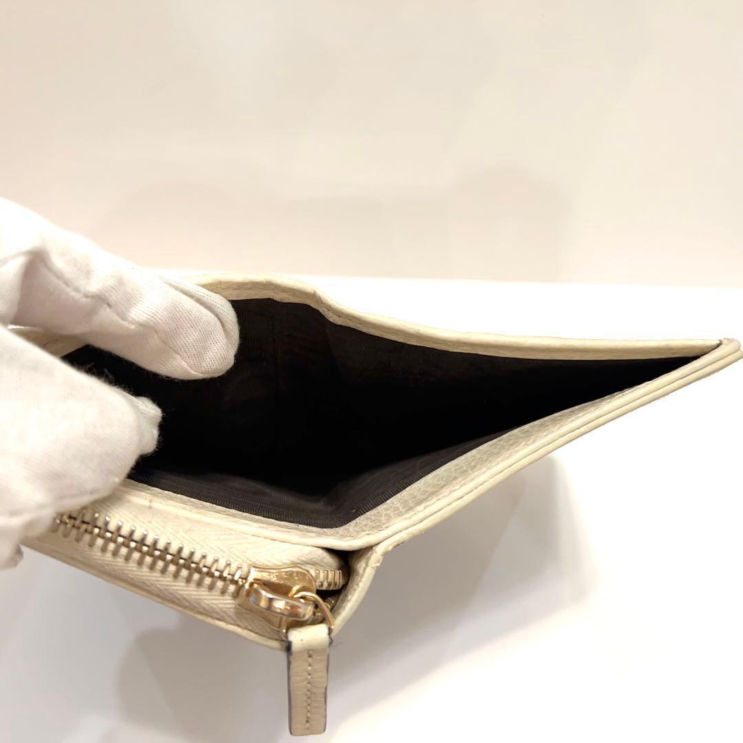 グッチ 折り財布 GGキャンバス GG柄 ラウンドファスナー コンパクト 白