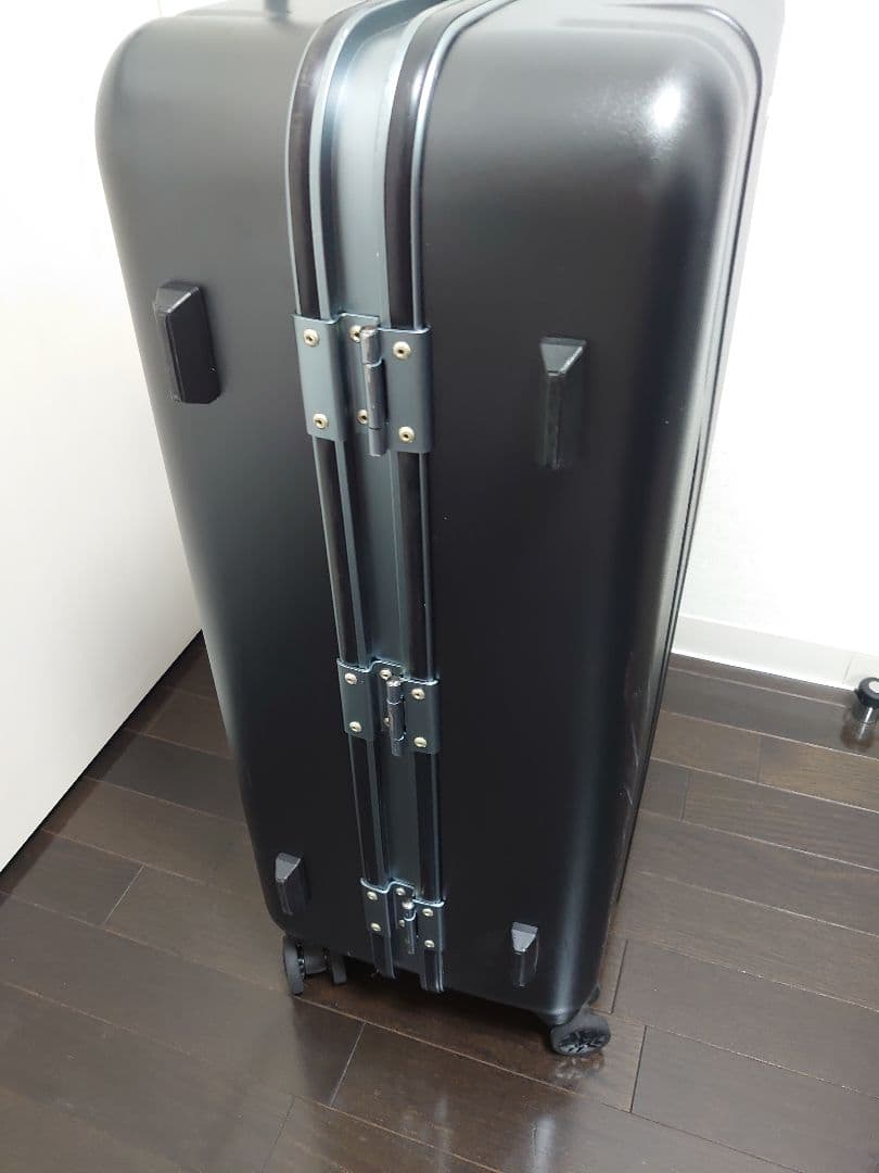 World Traveler 大型スーツケース グレー