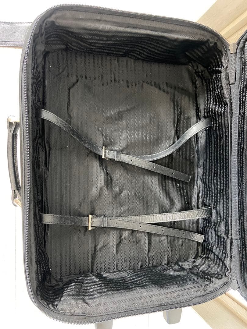 PRADA スーツケース　ナイロン　三角ロゴプレート　キャリーケース　黒　レザー