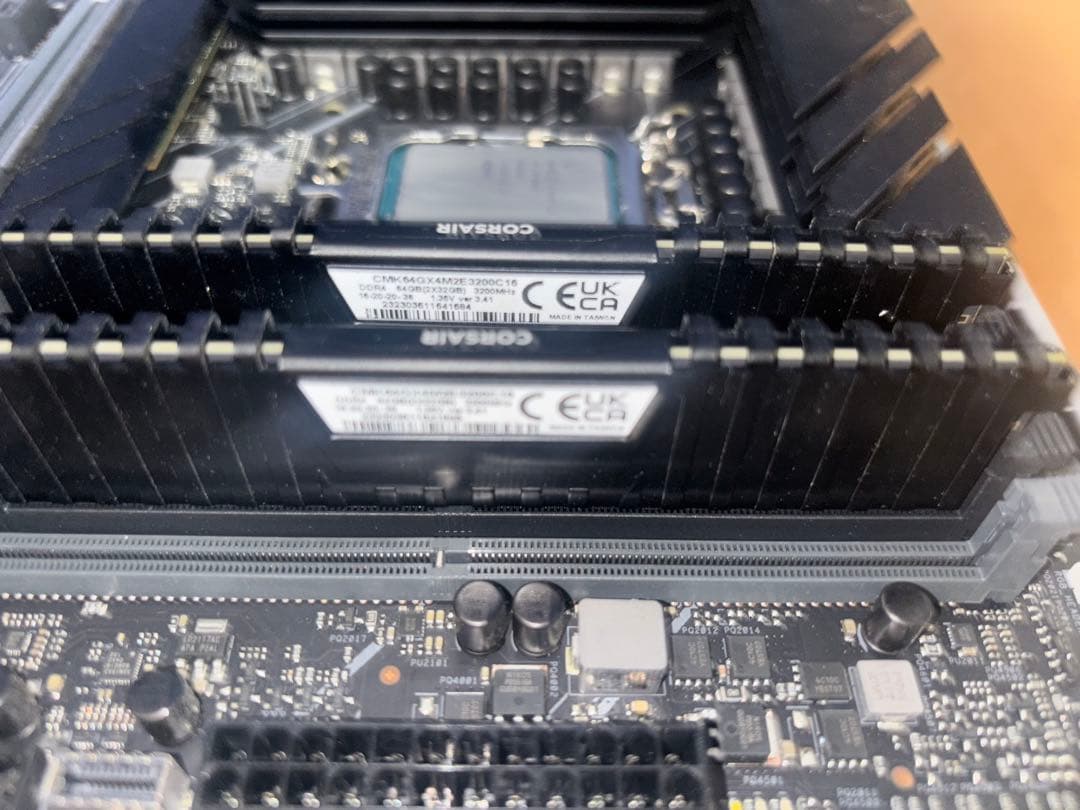 Core i7 13700KF Z690 64GBメモリ