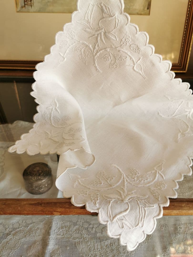 アンティーク フランス オールドローズ ホワイト刺繍 スカラップリネンクロス