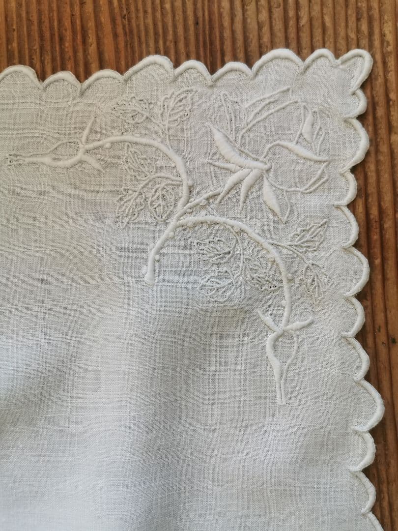 アンティーク フランス オールドローズ ホワイト刺繍 スカラップリネンクロス