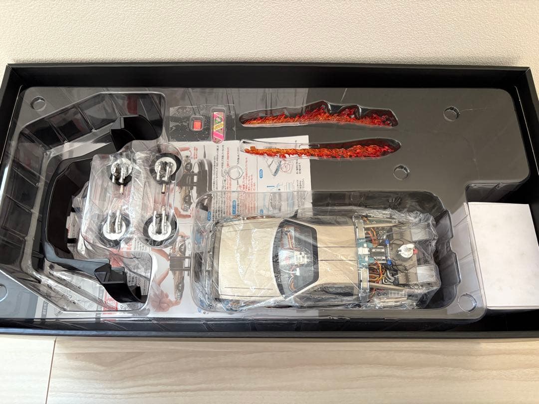 キッズロジック Magnetic Floating デロリアン 1/20