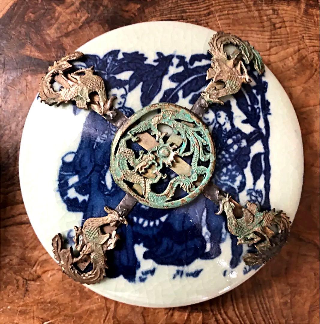 中国美術 時代 香合 銅金具 龍球遊鳳凰彫刻 染付 人物 松鶴紋 蓋物