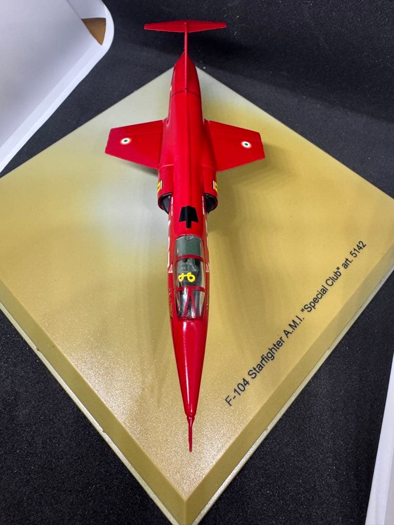 フェラーリ カラー　イタリア空軍戦闘機F104