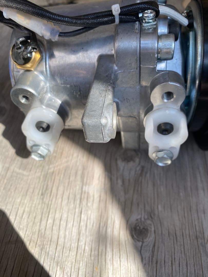 スズキ　キャリイ　エアコンコンプレッサー ACコンプレッサー 社外品