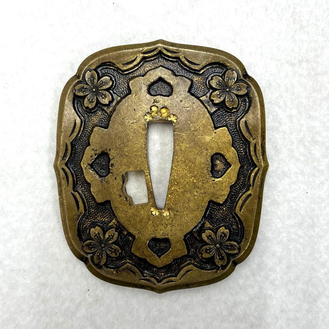 【T】希少✨軍刀鍔　花模様の金属製鍔