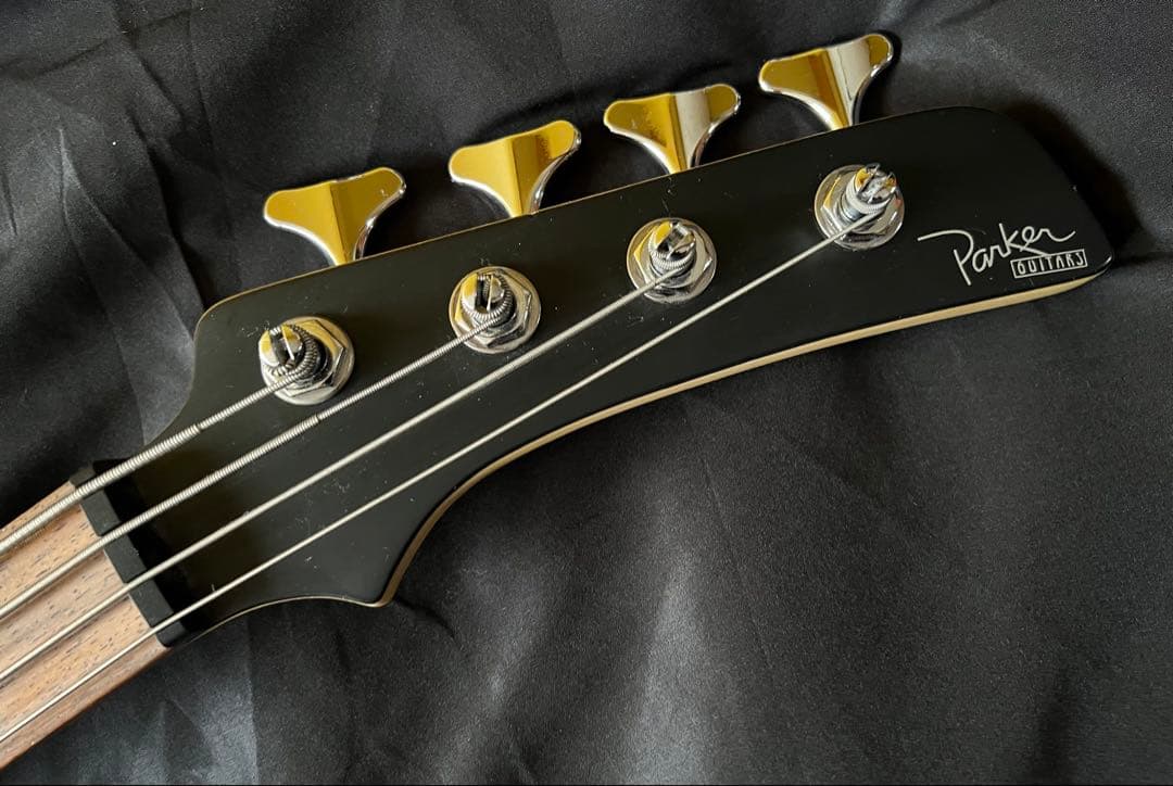 激レアparker ベース bass エレキベース RED 未使用品ケース付