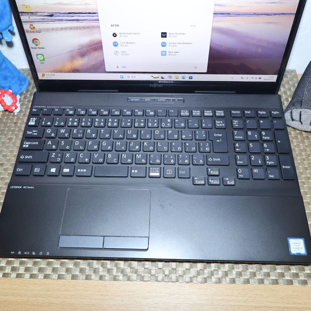 Win11公式対応Corei5/メ8/新品SSD/BD/無線/カメラ/TypeC