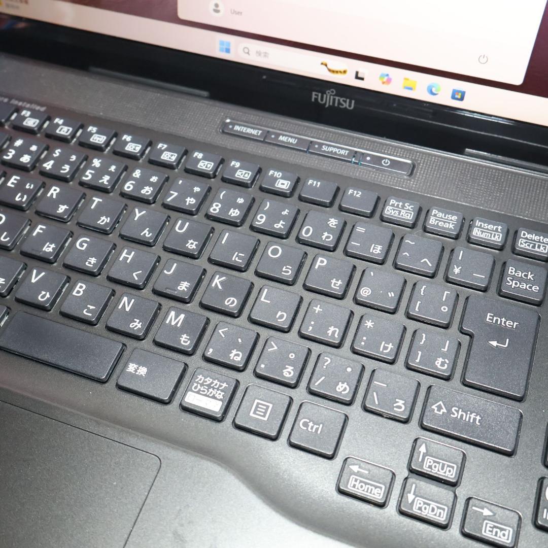 Win11公式対応Corei5/メ8/新品SSD/BD/無線/カメラ/TypeC