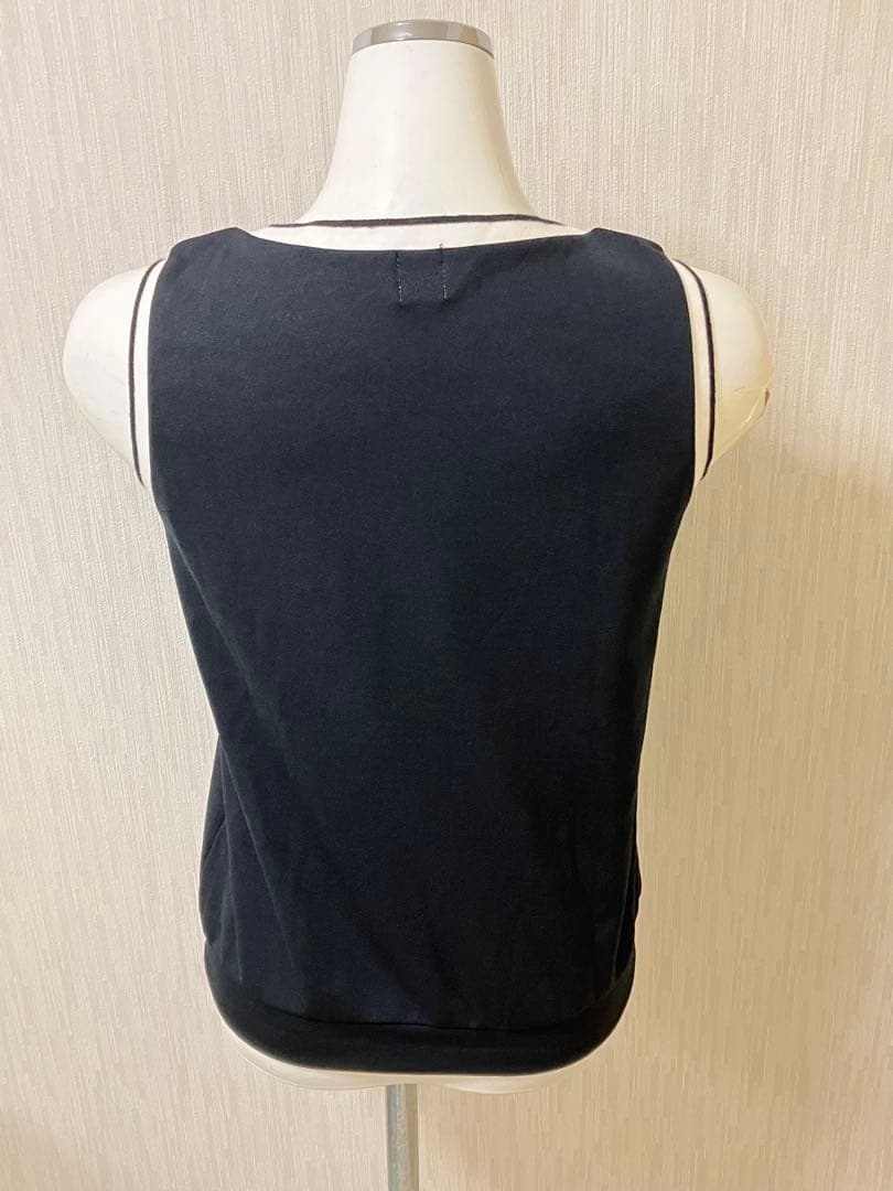 美品　クレージュ ロゴ　黒 タンクトップ