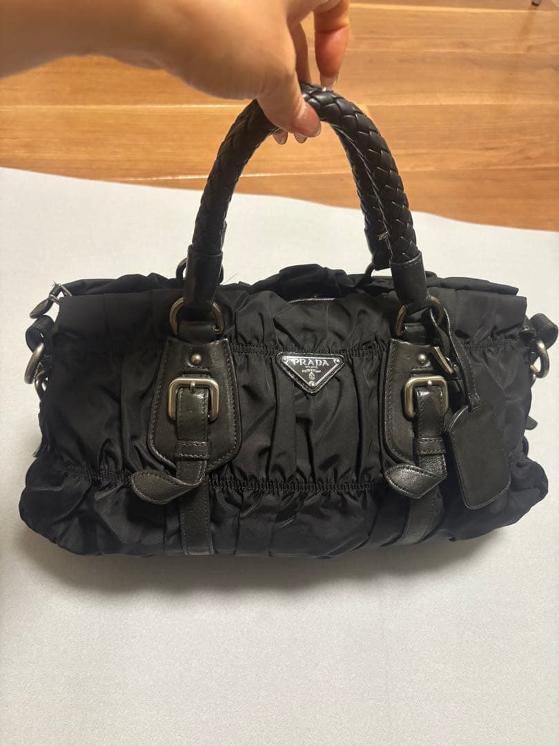 プラダ ナイロン ハンドバッグ ブラック