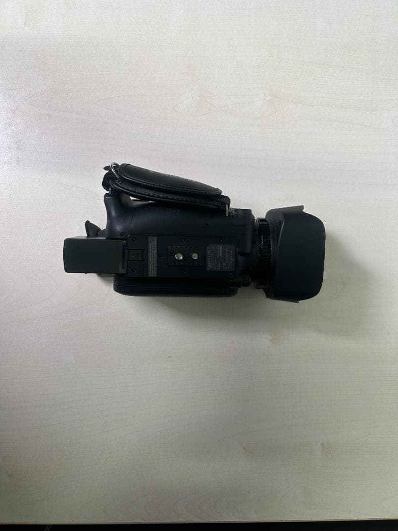 Canon XA25 業務用ビデオカメラ本体 ジャンク（レンズの傷）