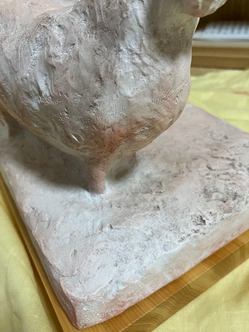 MINEO KANBE 羊の彫刻