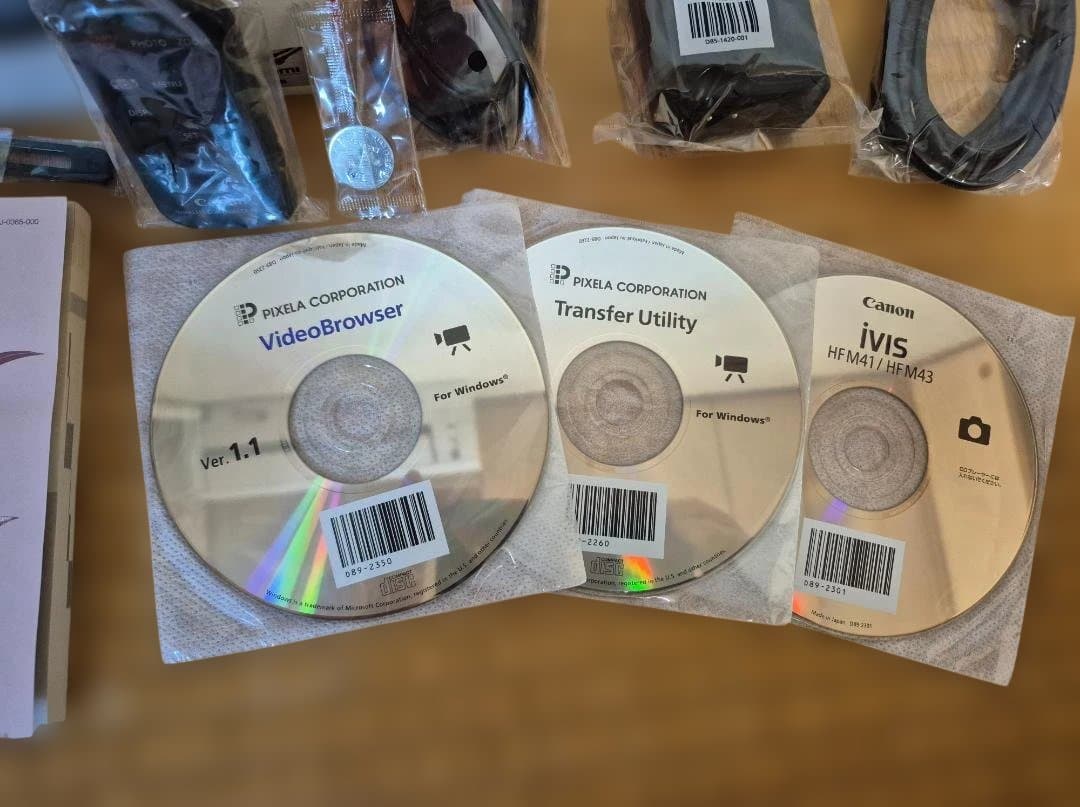 【付属品完備】Canon iVIS HF M41 デジタルビデオカメラ シルバー