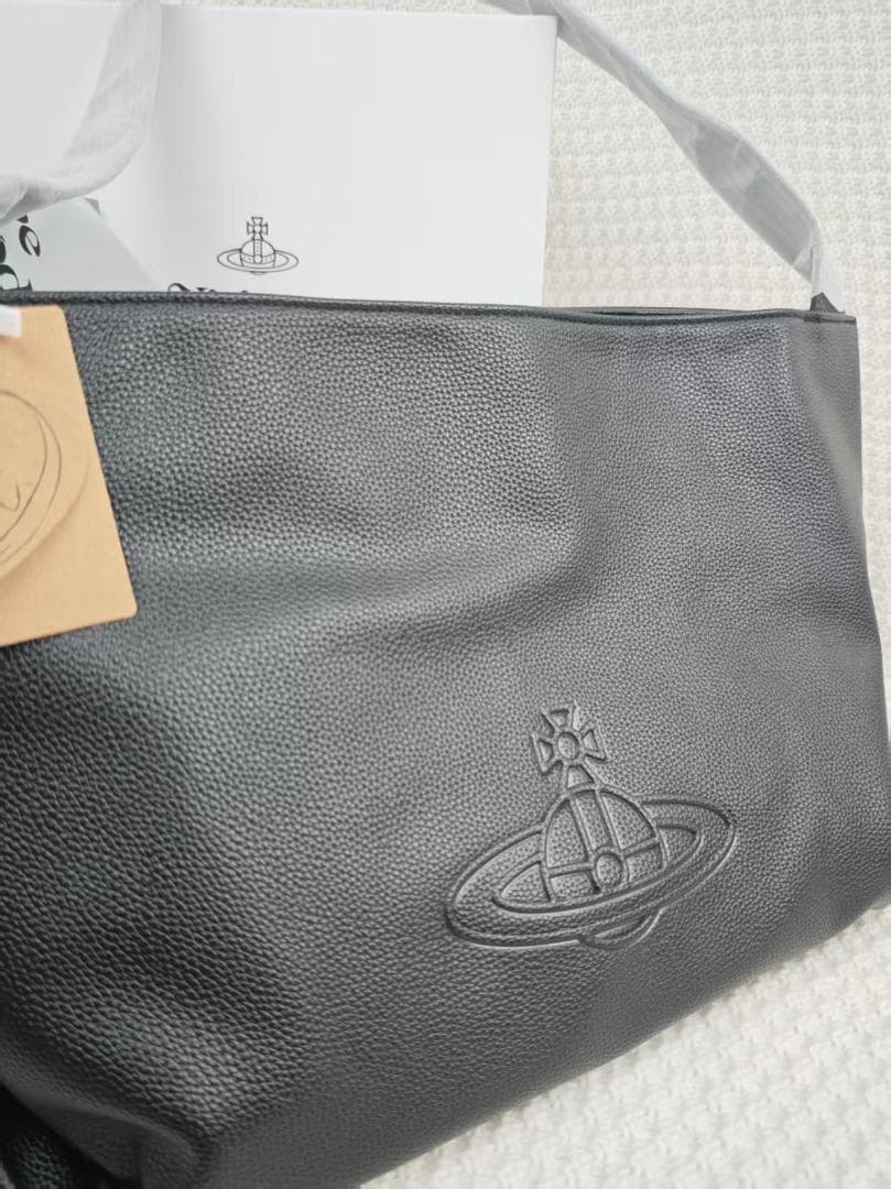 Vivienne Westwood ブラックショルダーバッグ