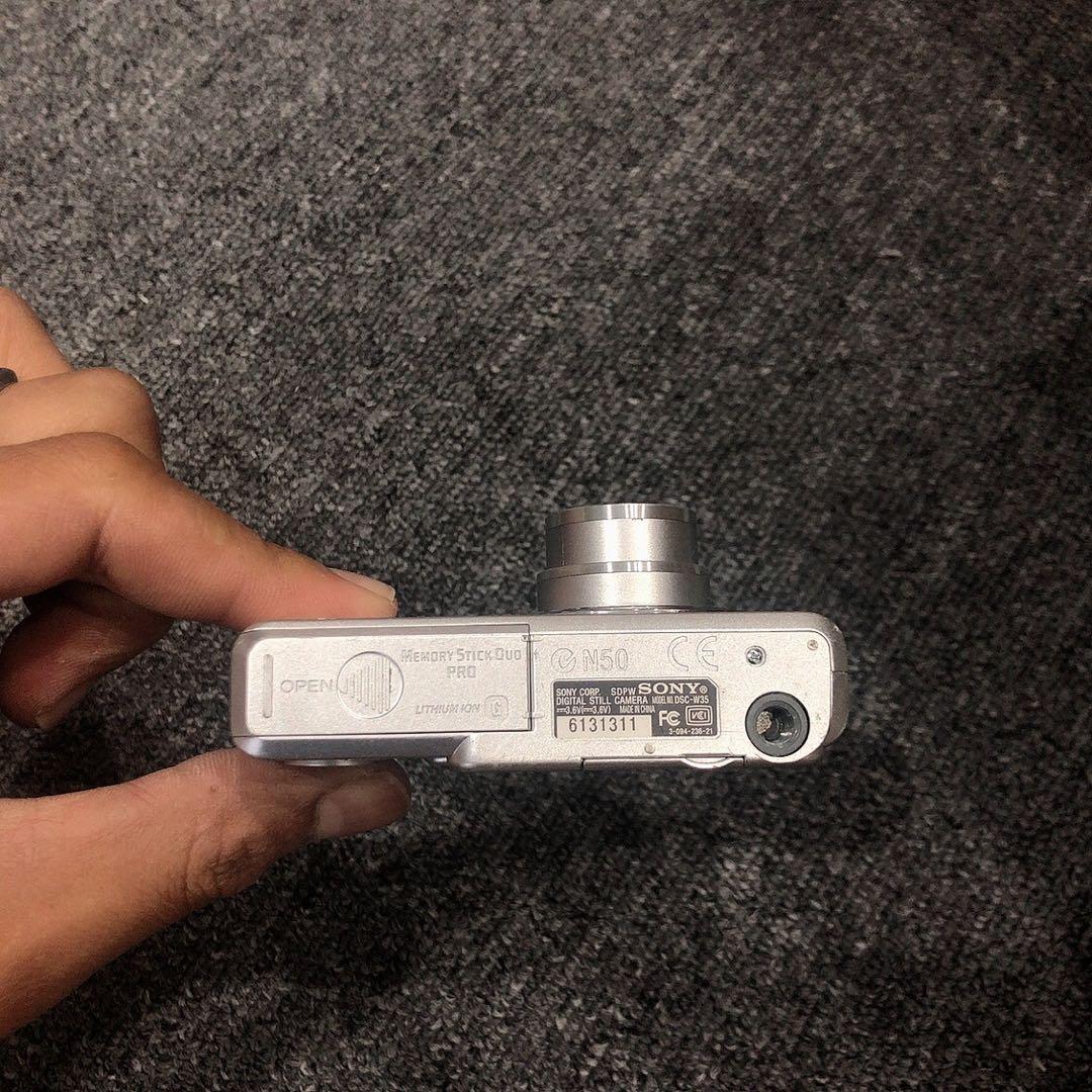 Sony Cyber-shot デジタルカメラ　1個　マ0118