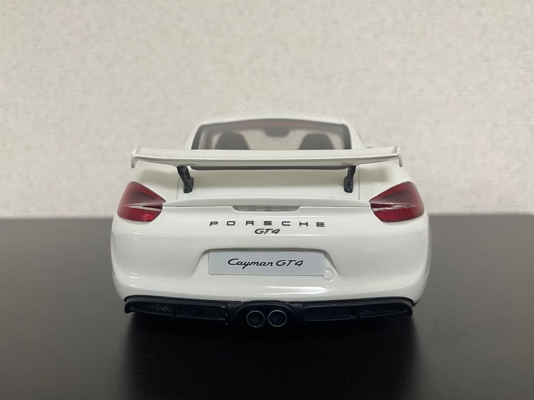 gtスピリット　ケイマンgt4 1/18 ホワイト