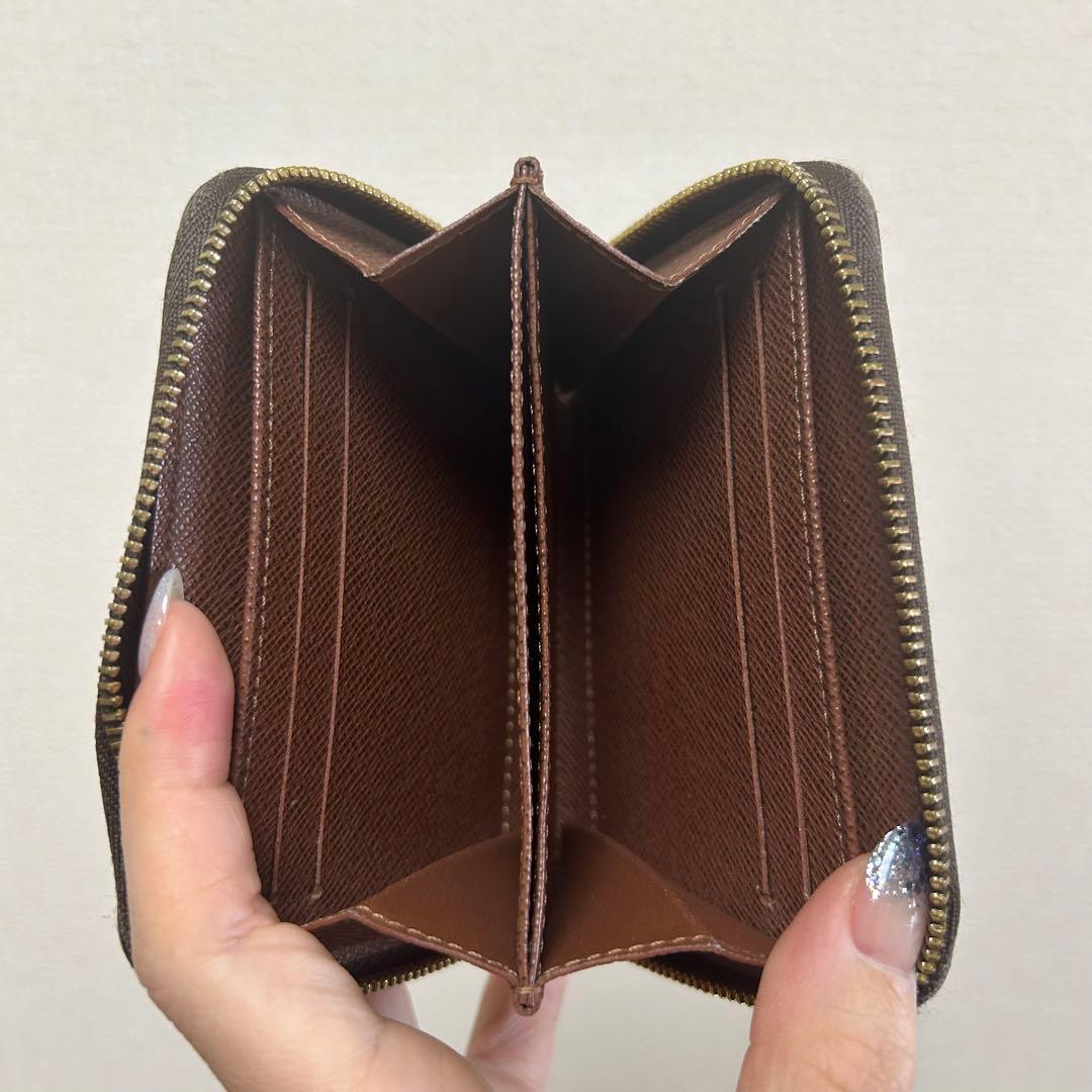 LOUIS VUITTON ジッピーパース