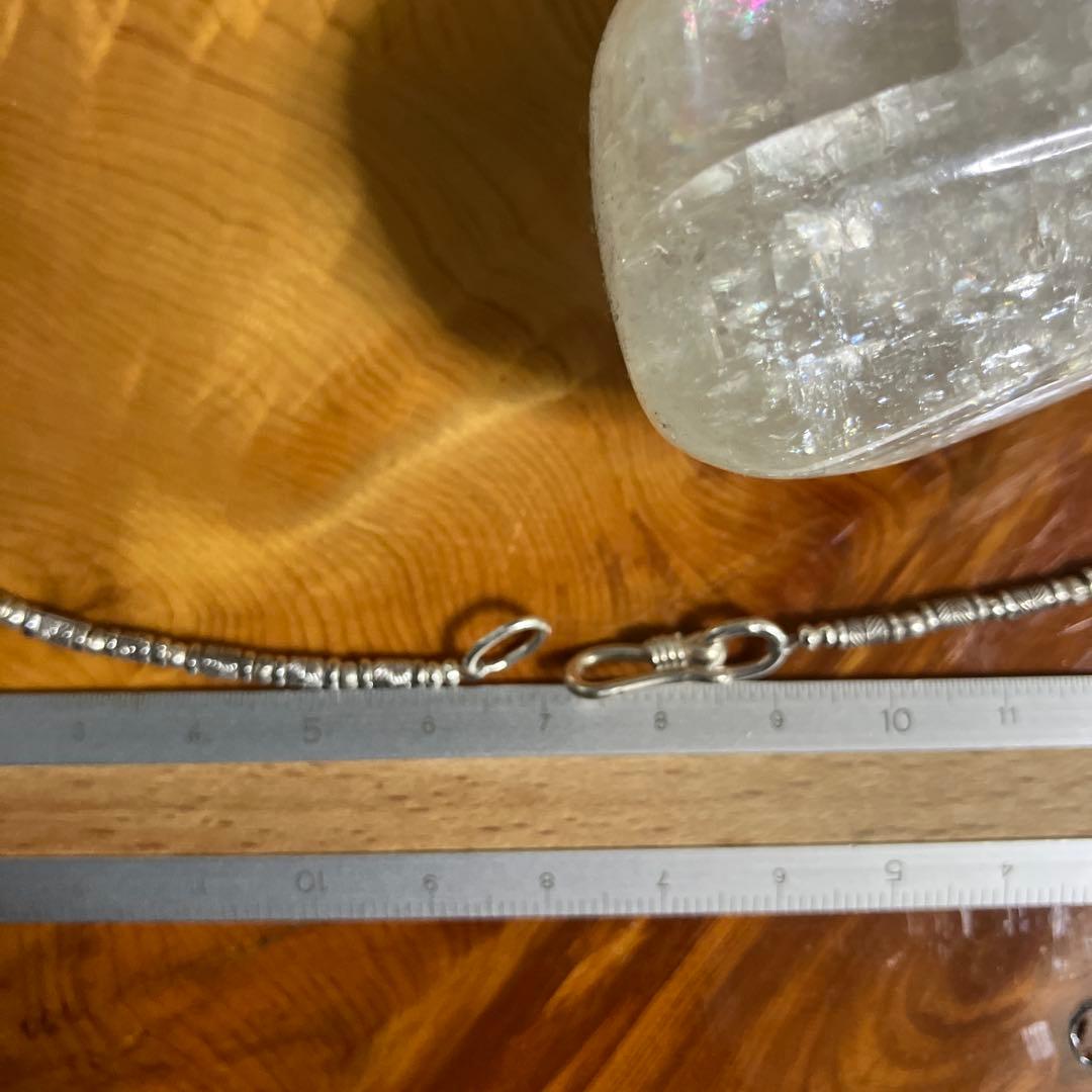 カレンシルバー、ボタニカルなデザインネックレス