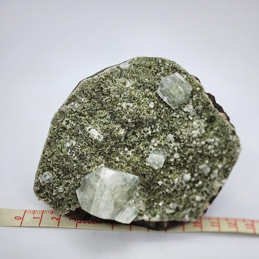 神秘の緑結晶 アポフィライト＆カルサイト原石 - 魂浄化のスピリチュアルストーン