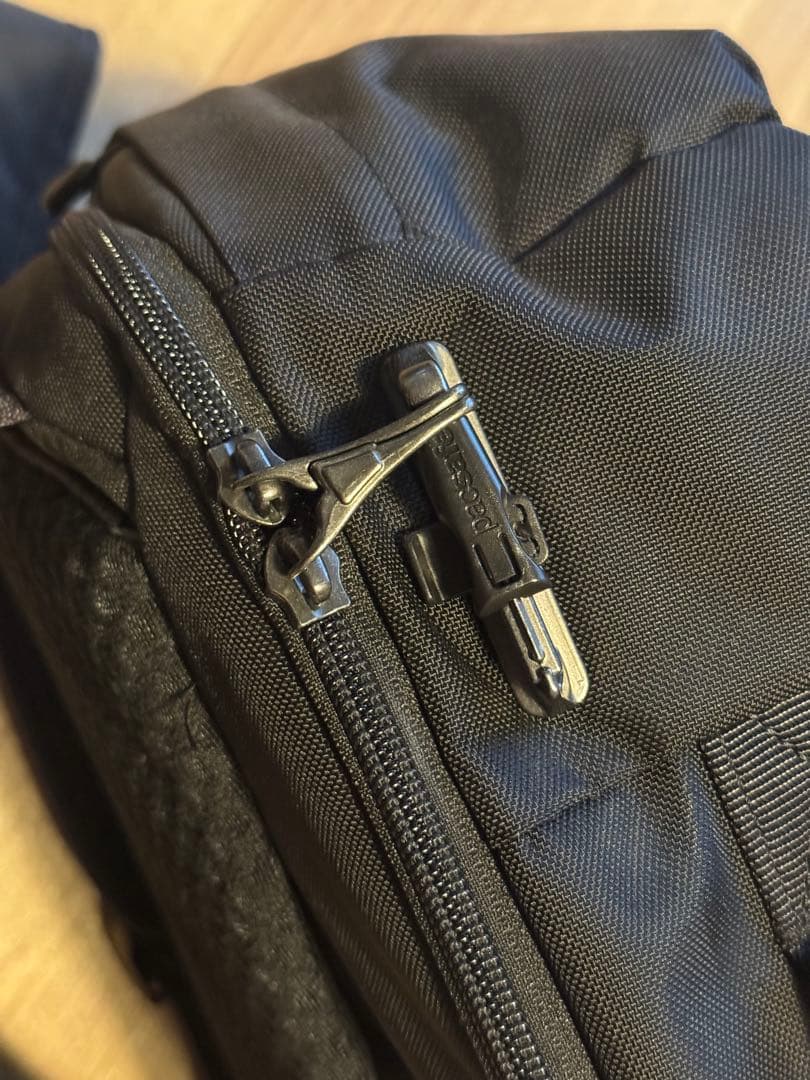 バッグ packsafe VIBE28