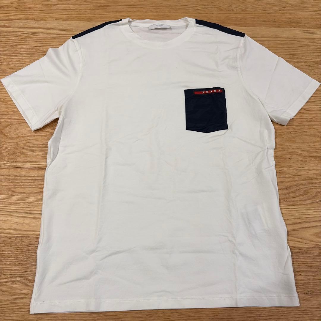 PRADA ホワイト Tシャツ ポケット付き