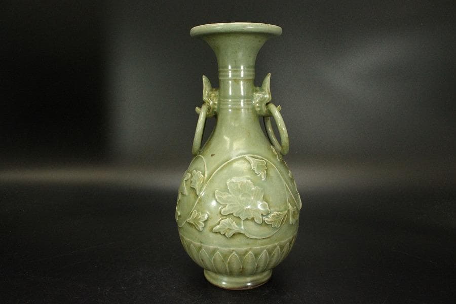 中国美術 唐物 青磁 纏枝蓮花紋 花瓶(ZE670)