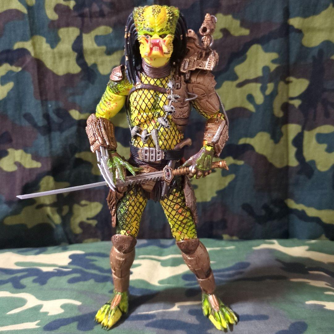 NECA／エルダーゴールデンエンジェル• プレデター【中古開封品】♦品薄商品