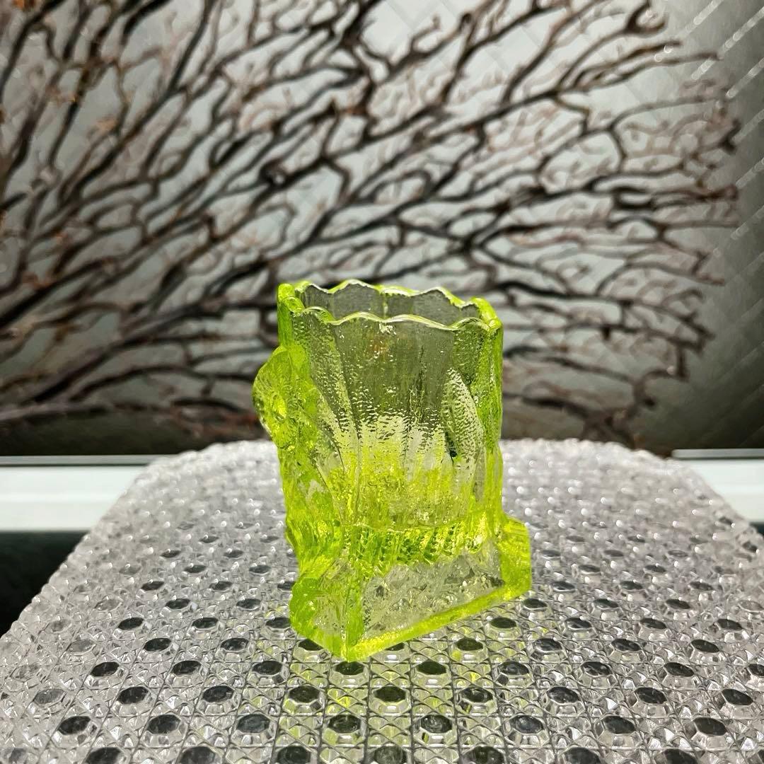 骨董　カナリアイエロー　プレス　梟　フクロウ　文鎮　花瓶　ピック入れ　ウラン