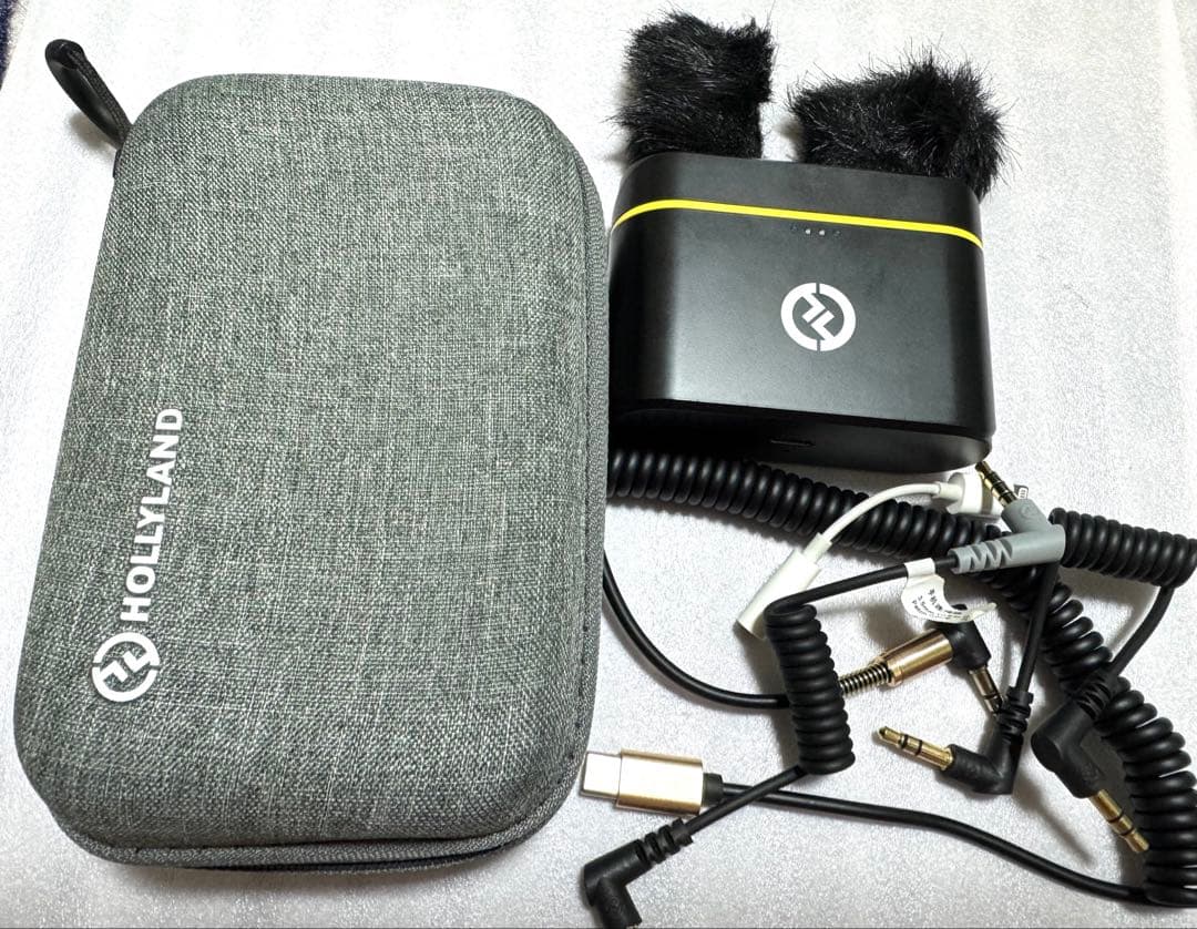Hollyland Lark M1 ワイヤレスマイクシステム ケース付き。