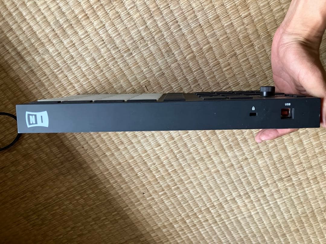 未使用Native Instruments MASCHINE Mikro MK3