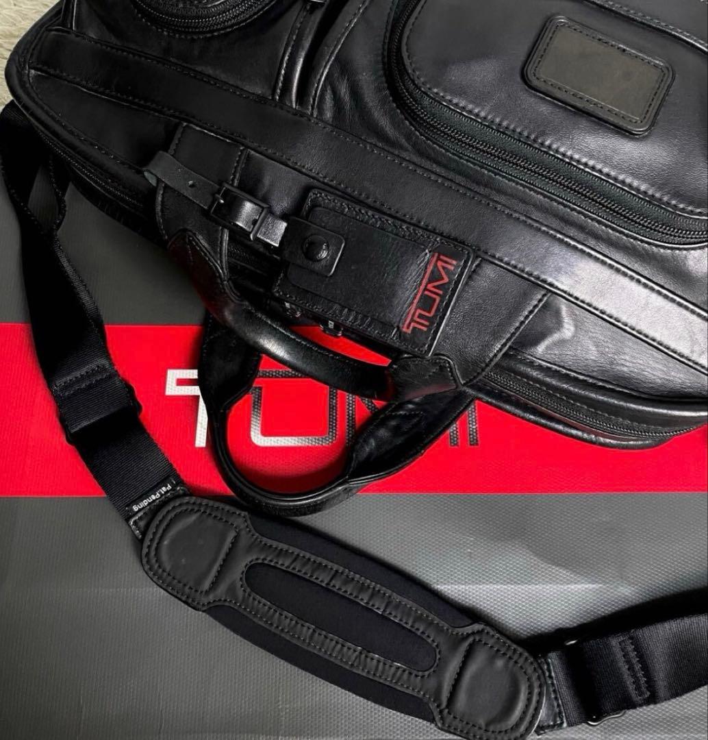TUMI ブラックレザー ビジネスバッグ