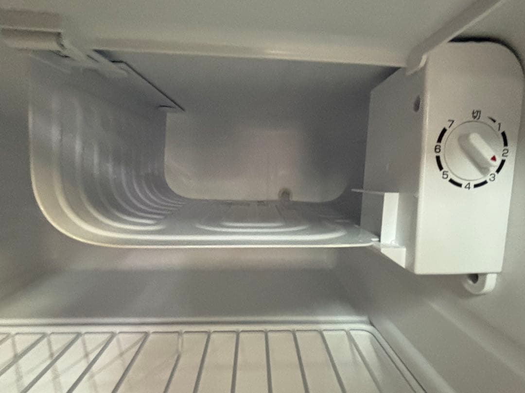 超美品⟡.*24年！！REFAGE ミニ冷蔵庫【中古品】