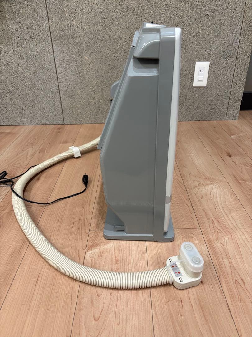 温水ルームヒーター RFM-Y61EB 2022年製