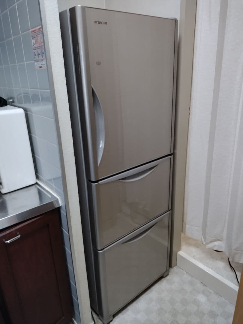 美品！HITACHI 日立ノンフロン冷凍冷蔵庫 R-S2700GV 3ドア