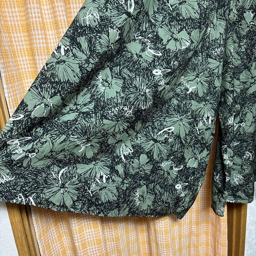 【美品】 ビアズリー フラワープリントパンツ