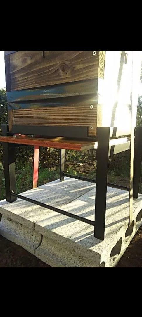 重箱式巣箱台　4台　３００ミリ用　ニホンミツバチ　鉄製台