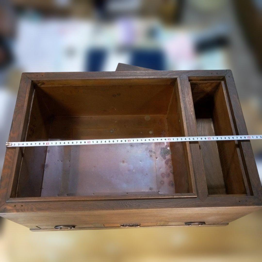 木製の長火鉢　インテリア　オブジェ　ディスプレイ　置物　工芸品　レア　希少