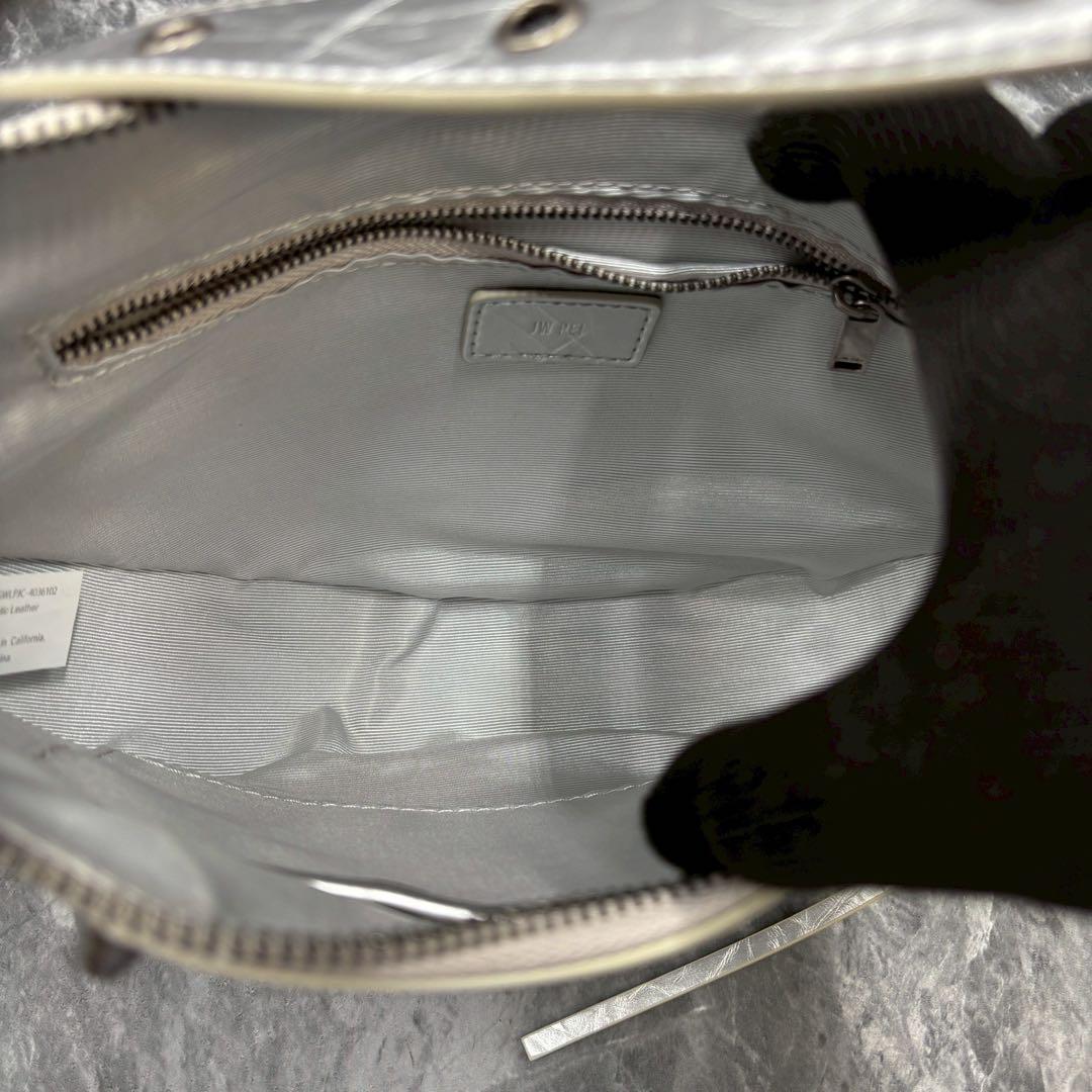 極美品■JW PEI ショルダーバッグ　レザー　シルバー　エンボス　レディース