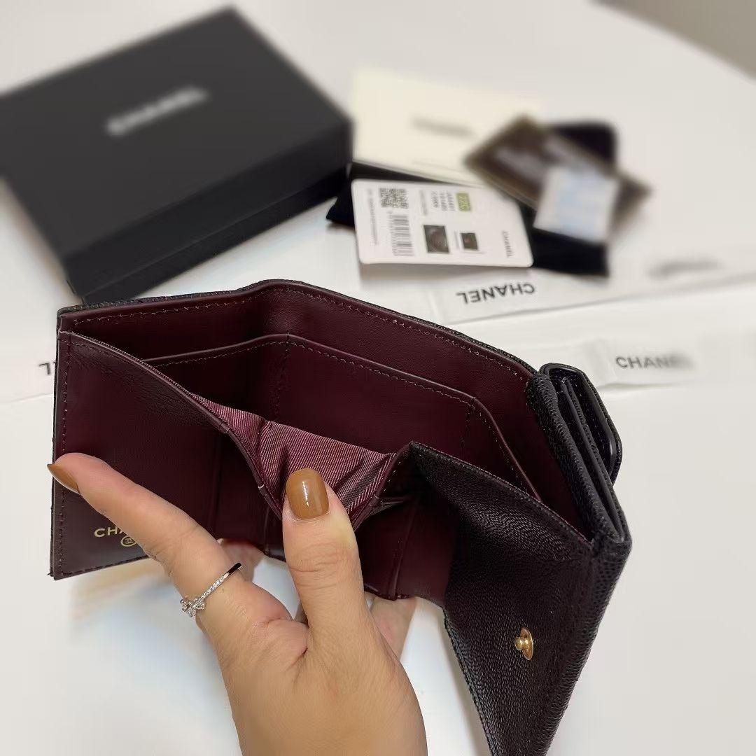 超人気 三つ折り財布