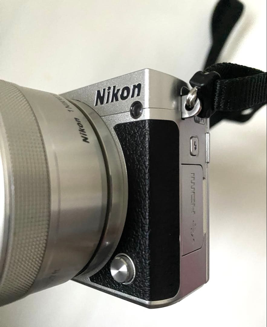 Nikon1 J5 ミラーレス ダブルレンズキット /シルバー J5WLKSL