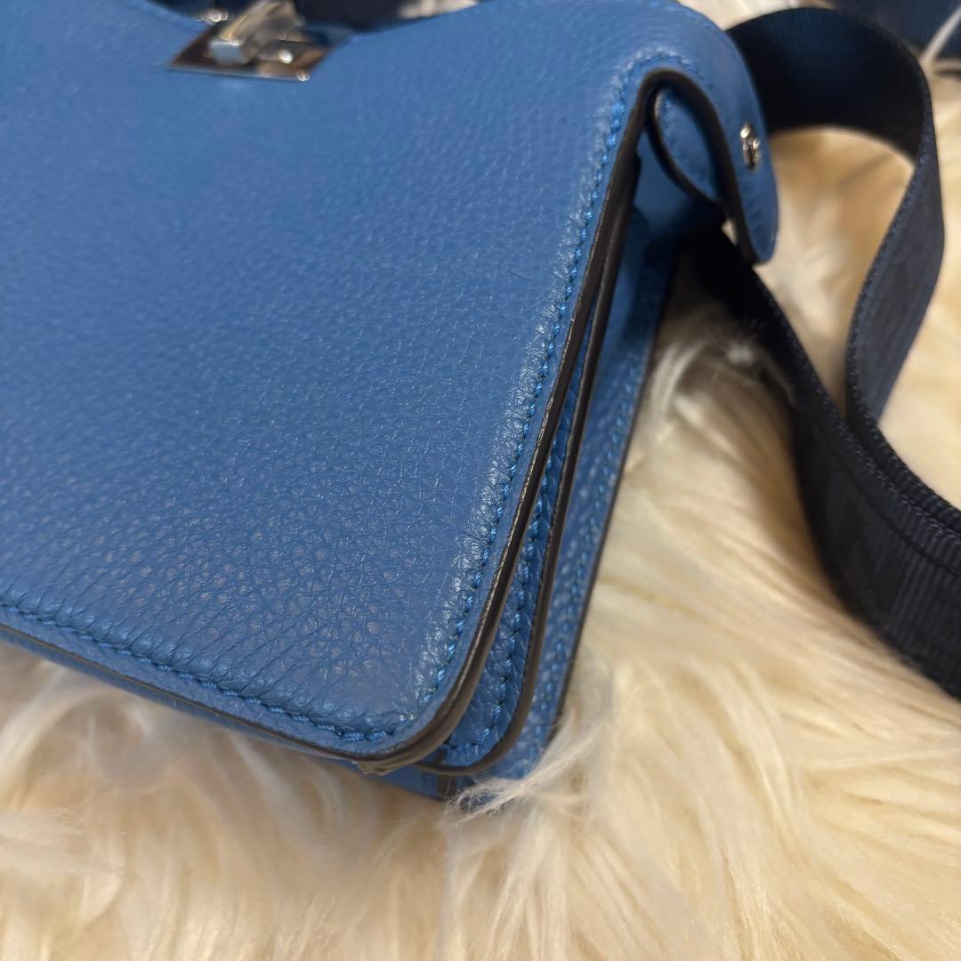 ルドルフ様　FENDI フェンディ ピーカブー スモール ブルー