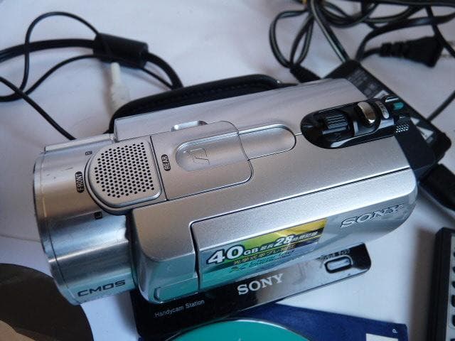 ソニー DCR-SR300 ビデオカメラ／ステーション DCRA-C170