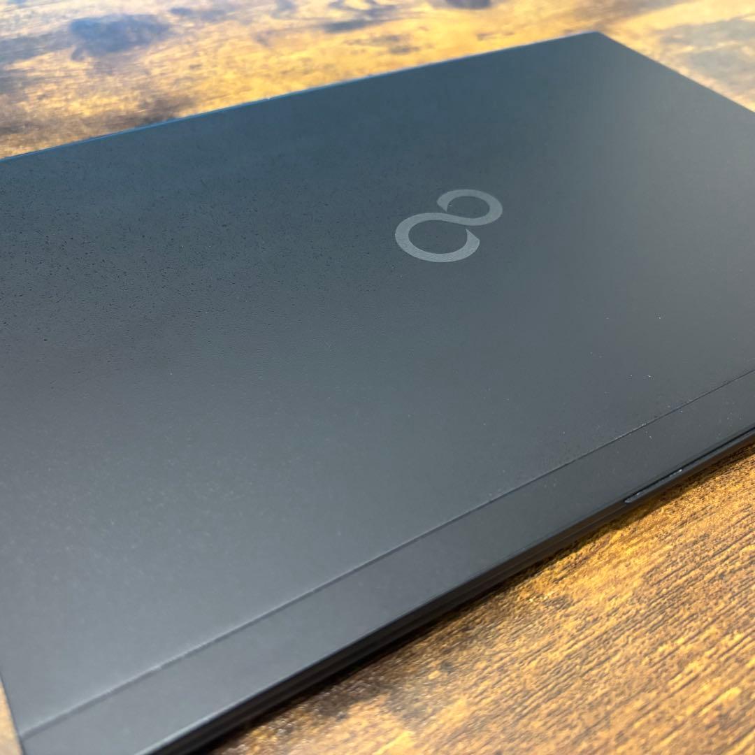 FUJITSU LIFEBOOK U Series 13.3インチ