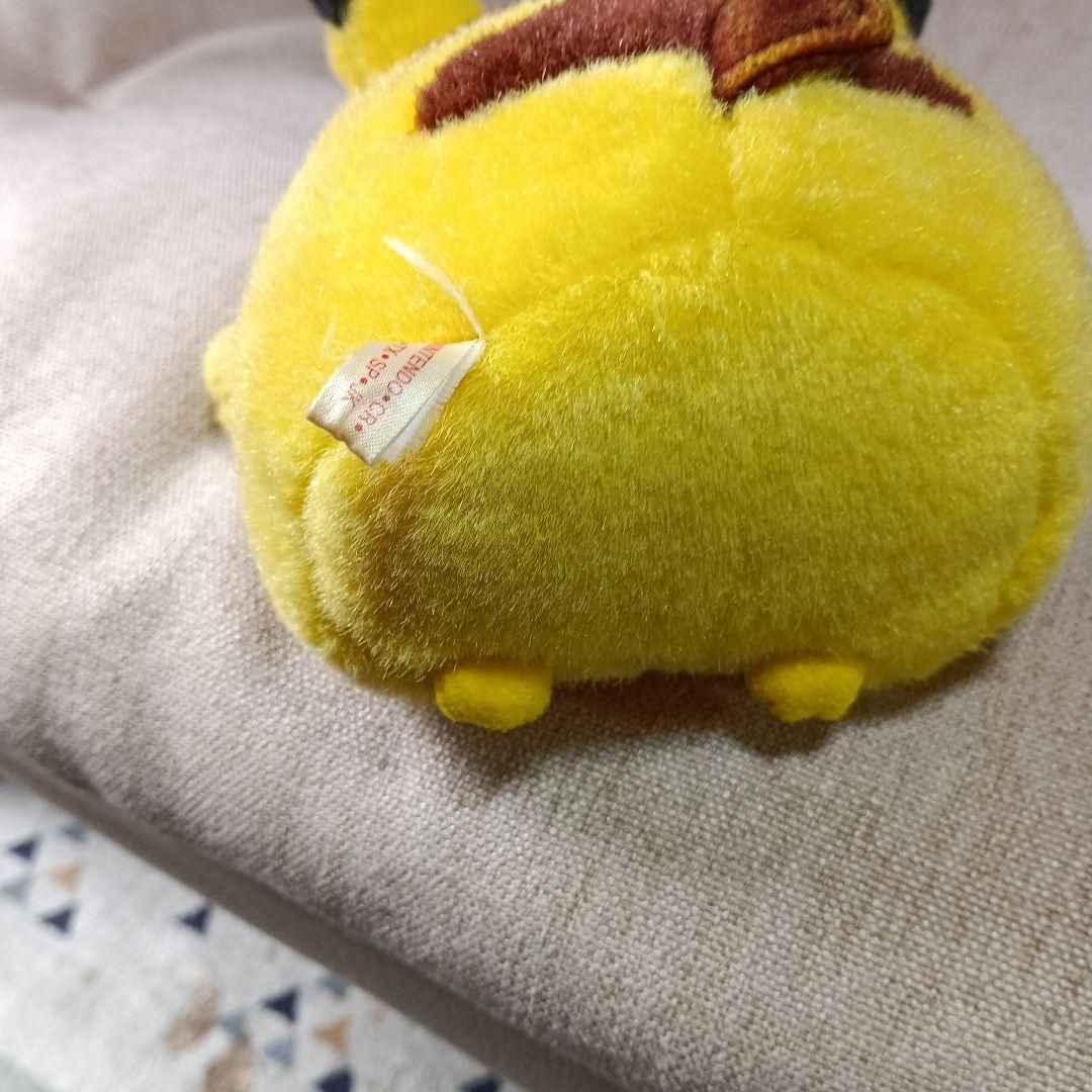 ピカチュウぬいぐるみ　にっこり　バンザイ