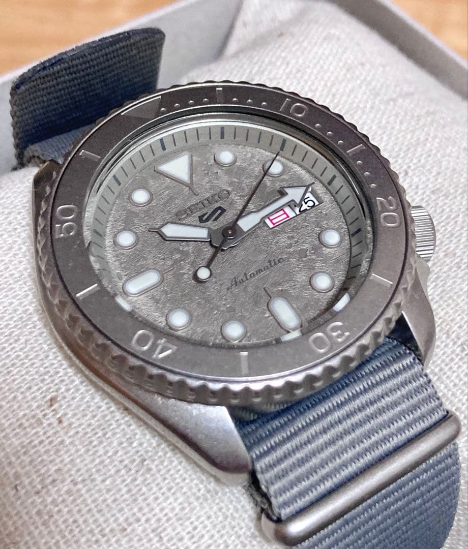 レア！美品！SEIKO 5 スポーツ セメントボーイ 自動巻き SBSA127