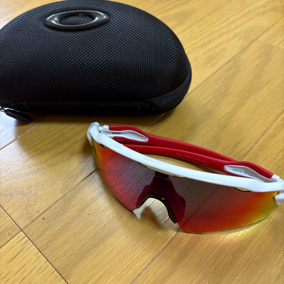 【最安値！】Oakley スポーツサングラス ケース付き