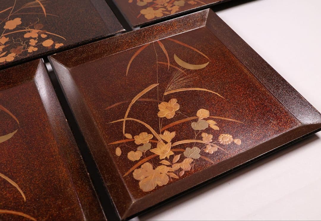 【MB45】時代 梨地吸物膳 十客 月と草花蒔絵 秋草 四方膳 卓上 折敷 木製